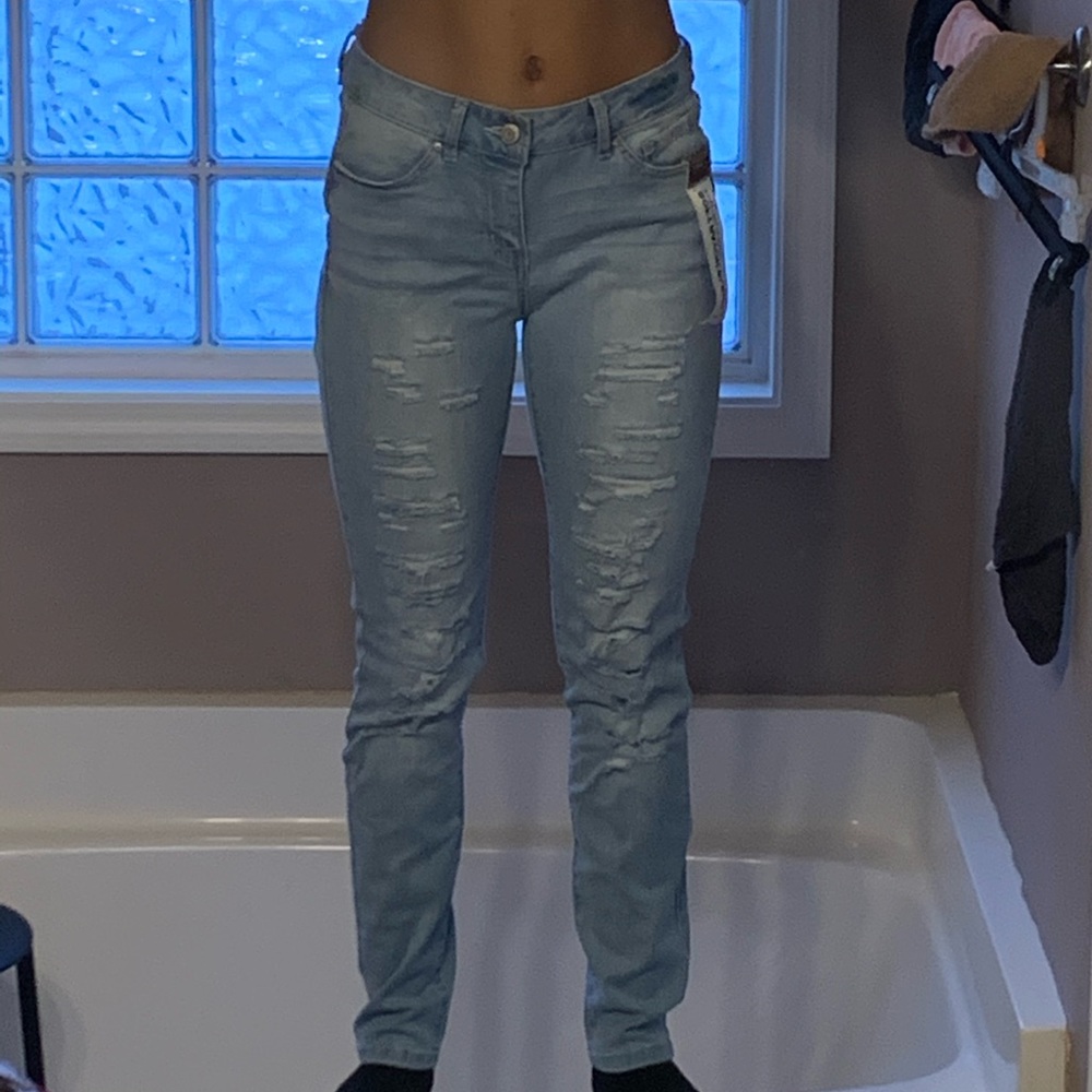 Distressed Light Was Skinny Jeans